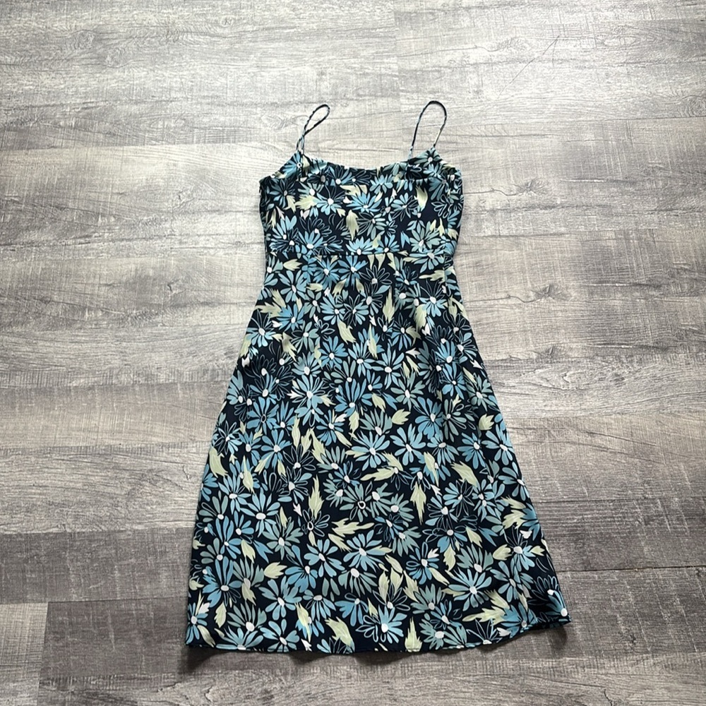 Express Vintage Fitted Midi Dress - Picture 2 of 5